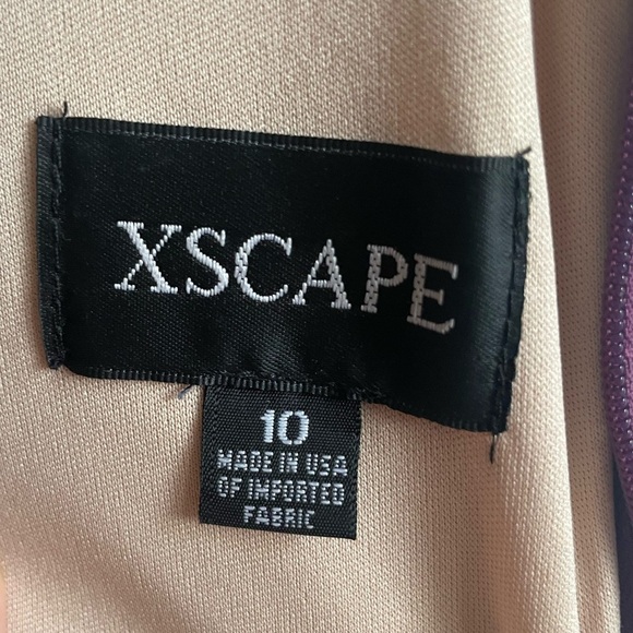 Xscape Cutout Lace Purple Gown. Pre-Owned. - Picture 7 of 9